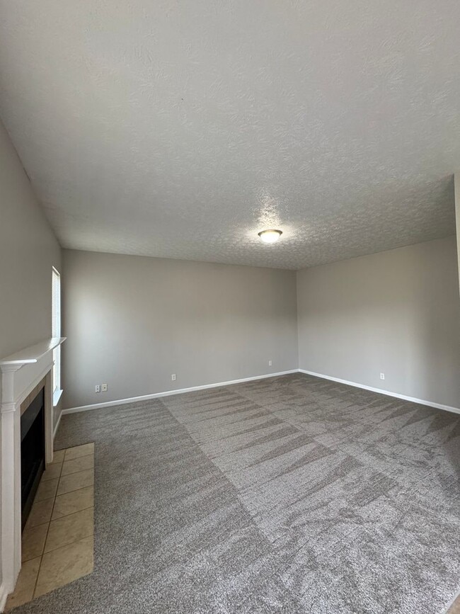 Building Photo - Franklin Twp - 4 BR h ome