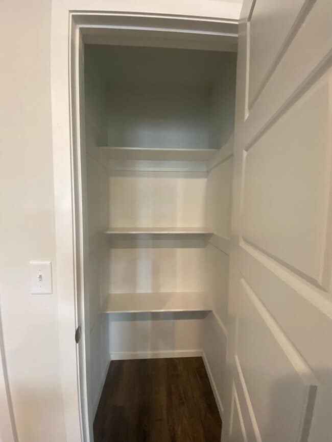 Building Photo - NOW PRELEASING — Charming 3-Bedroom | 2-Bath Home in Regency Park