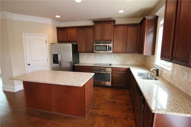 Building Photo - 1660 Jardin Ct