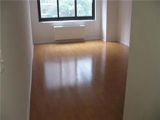 Building Photo - 347 W 57th St