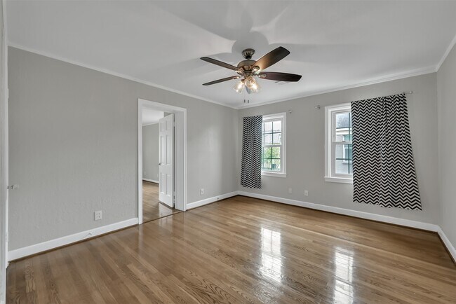 Building Photo - 3215 Milburn St