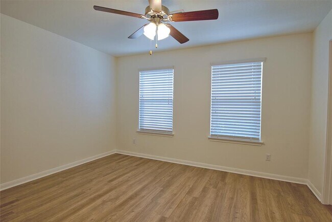 Building Photo - 4711 Giordano Dr