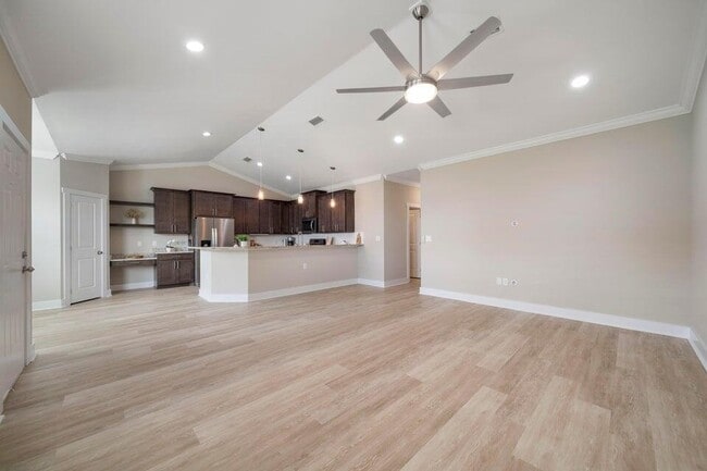 Building Photo - 834 Cannon Ln