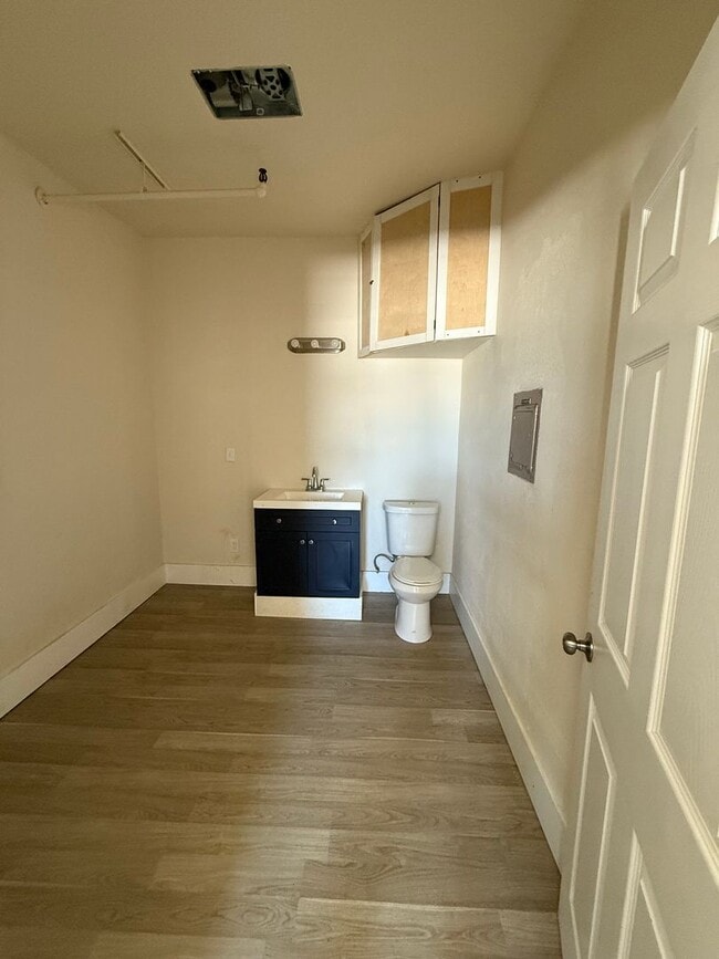 Building Photo - 97 E 1st St