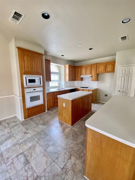 Building Photo - 8004 Case Dr