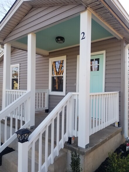Front porch - 2 Bigby St