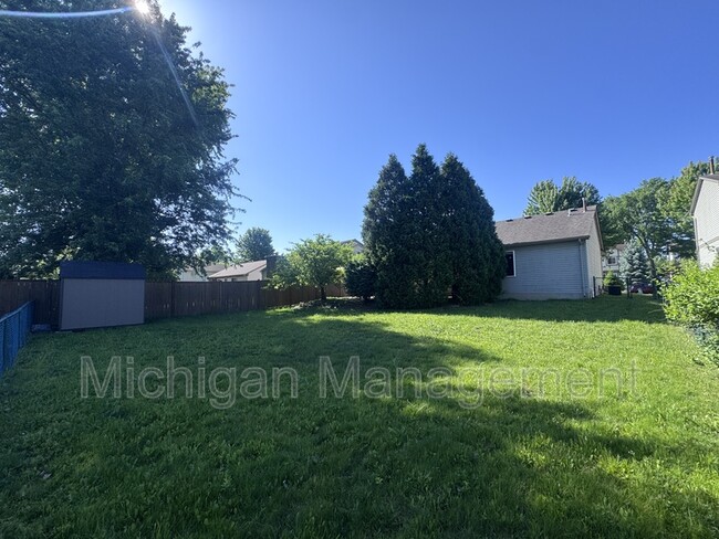 Building Photo - 173 Algansee Dr