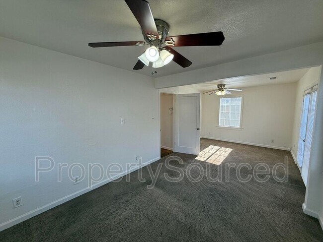 Building Photo - 221 N Lincoln Ave