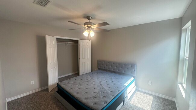 Building Photo - 1613 Ocaso Dr