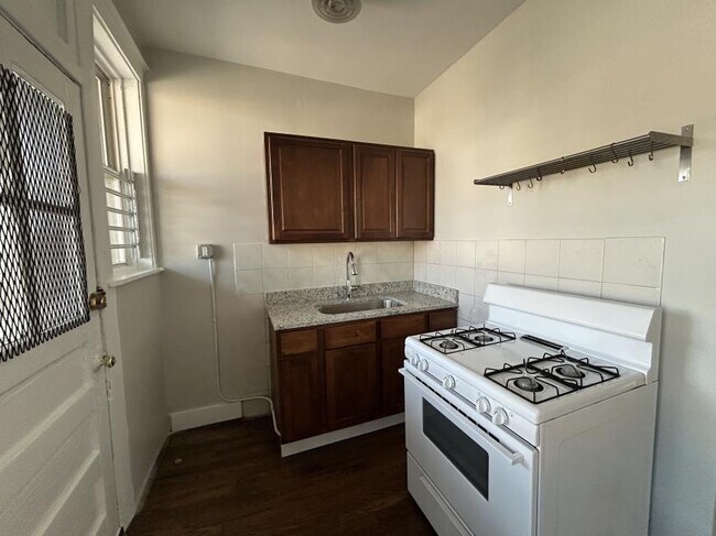 Building Photo - 0 bedroom in Chicago IL 60647