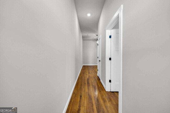 Building Photo - 86 S Forest Ave