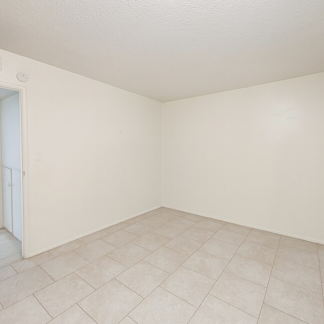 Building Photo - 3172 Shelley St