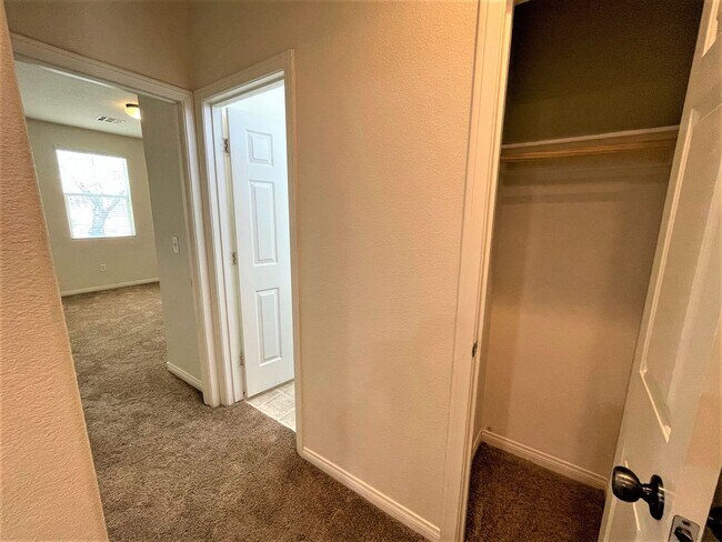 Building Photo - Enjoy mini park in your backyard! Single-story home in Aliante community