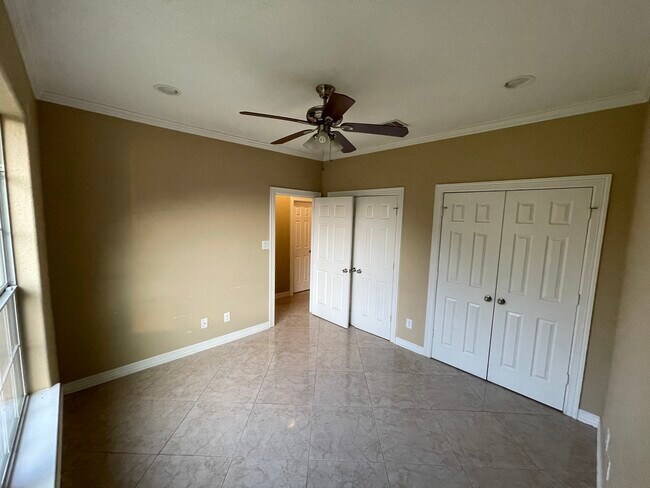 2nd bedroom with additional closet separate for extra space - 600 River Bend Dr