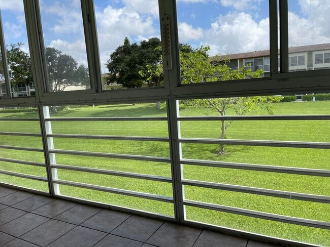 Building Photo - 27 Mansfield A
