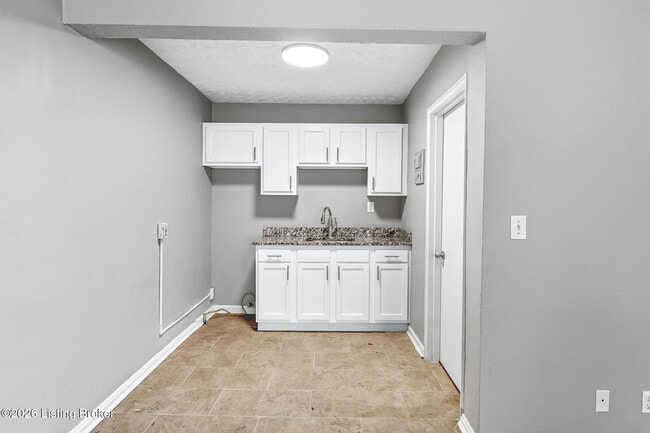 Building Photo - 1219 S 6th St