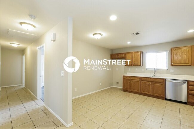 Building Photo - 3 Bedroom Pet-Friendly Home in MESA, AZ with Main Street Renewal