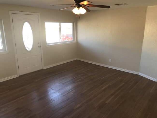 Building Photo - 223 E Independence St