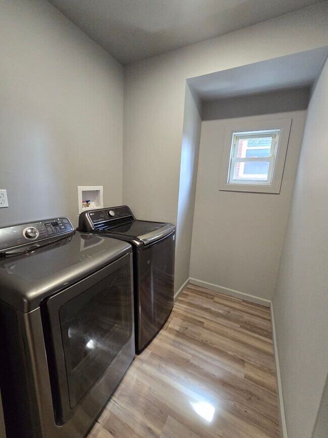 Building Photo - ver5725