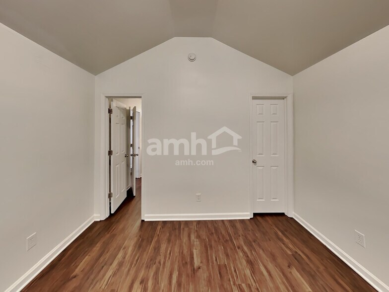 Building Photo - 367 Hidden Creek Ln