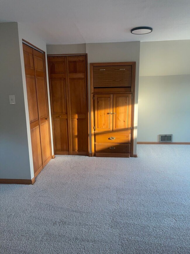 Building Photo - 15717 Northwood Ave