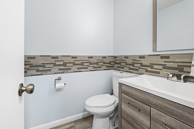 Building Photo - 16074 Walnut Creek Dr
