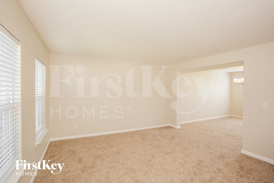 Building Photo - 5815 Bluestem Ct