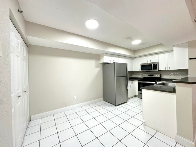 Building Photo - 5560 NW 61st St