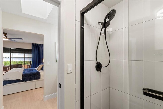 Building Photo - 3887 Catalina Dr