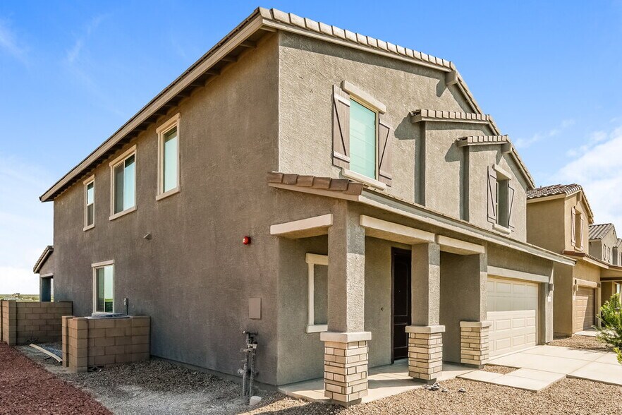 Building Photo - 10696 W Embrey Dr