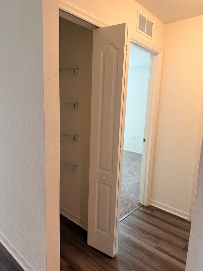 Building Photo - 281 Arbuthnot St