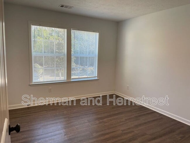 Building Photo - 3301 London Ct SW