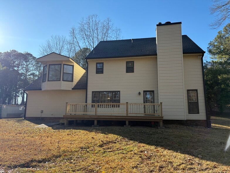 Building Photo - 807 Oak Bridge Ln