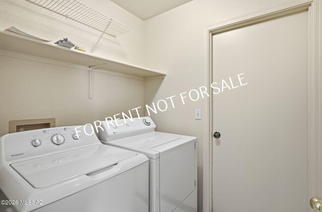 Building Photo - 3752 W Sunbright Dr