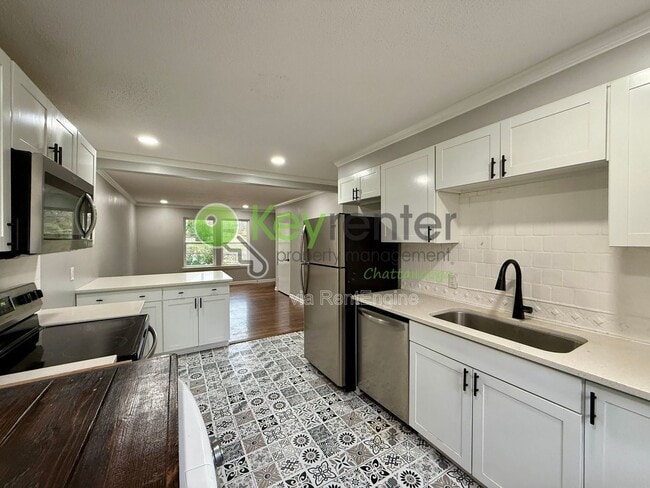 Building Photo - 904 Tremont St