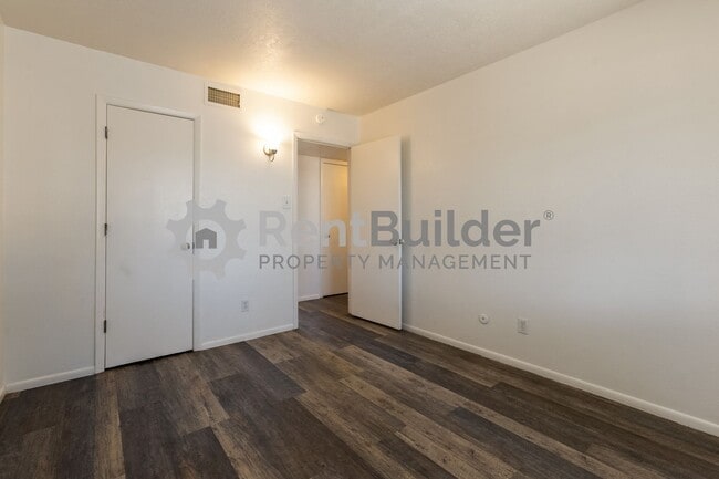 Building Photo - **WE HAVE REACHED THE APPLICATION LIMIT.  APPLY AT YOUR OWN DISCRETION