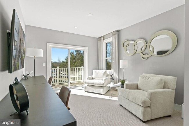 Building Photo - 43805 Middleway Ter