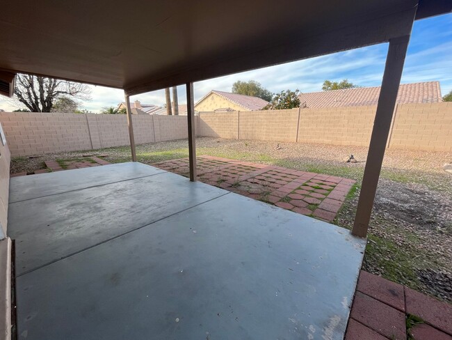 Building Photo - 4 Weeks of Free Rent! - Three bedroom Sing...