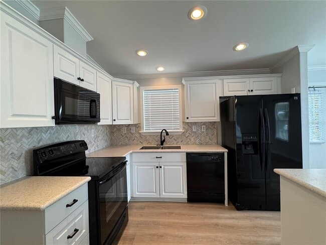 Building Photo - 3217 Old Tampa Hwy