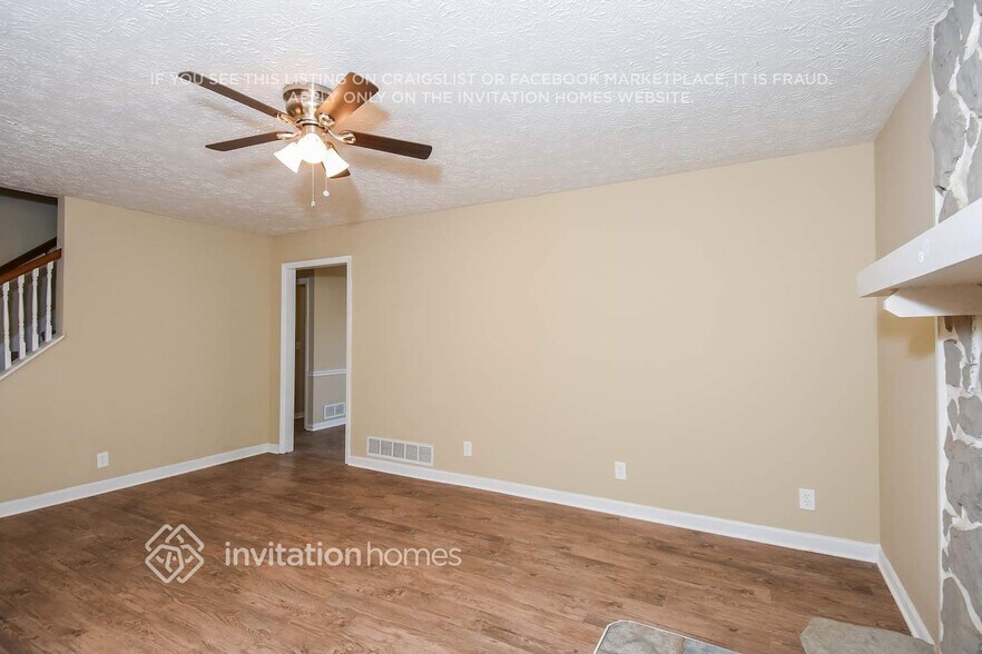 Building Photo - 1571 Larkwood Dr