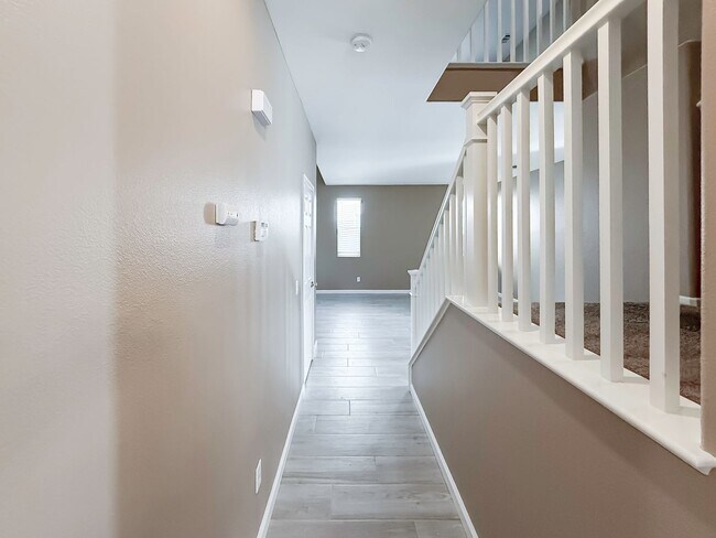 Building Photo - AVAILABLE NOW! 5 Bedroom, Cut-DeSac Home for Rent in a Beautiful, Murrieta Community!