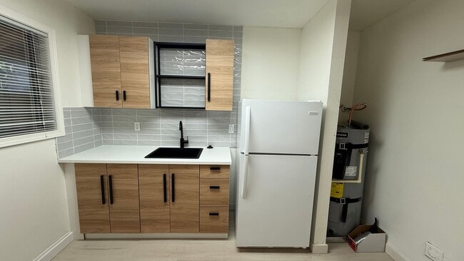 Building Photo - Great Duplex 2bd 2bath Big yard, Parking, ...