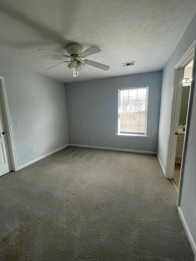 Building Photo - 4233 Sandstone Dr