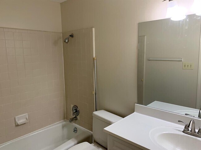 Building Photo - 904 Norwell Ln