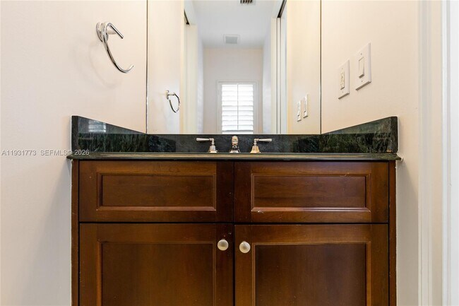 Building Photo - 510 Loretto Ave