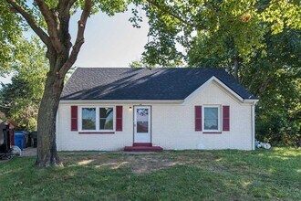 Building Photo - Spacious 4-Bed, 2-Bath Home for Comfortabl...