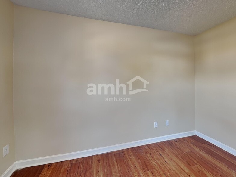 Building Photo - 7209 Cedar Forest Dr