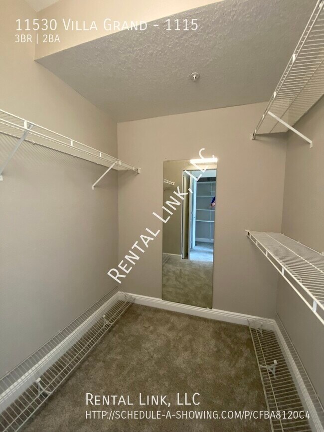 Building Photo - 11530 Villa Grand