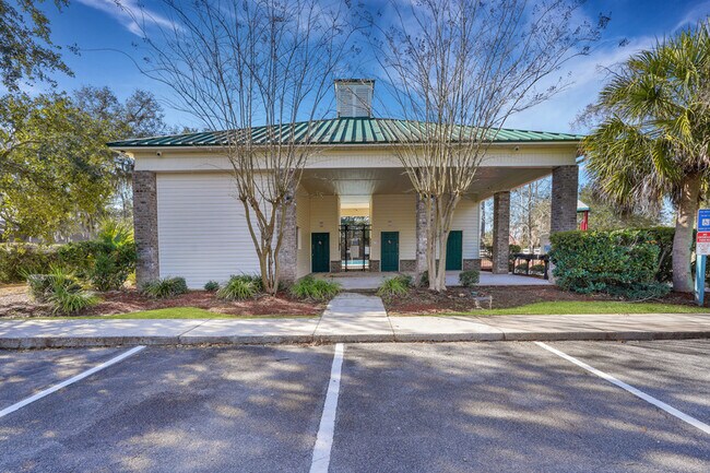 Building Photo - 136 Meadowside Ln