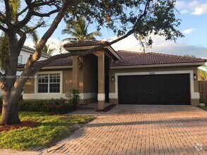 Building Photo - 16725 Sapphire Ct